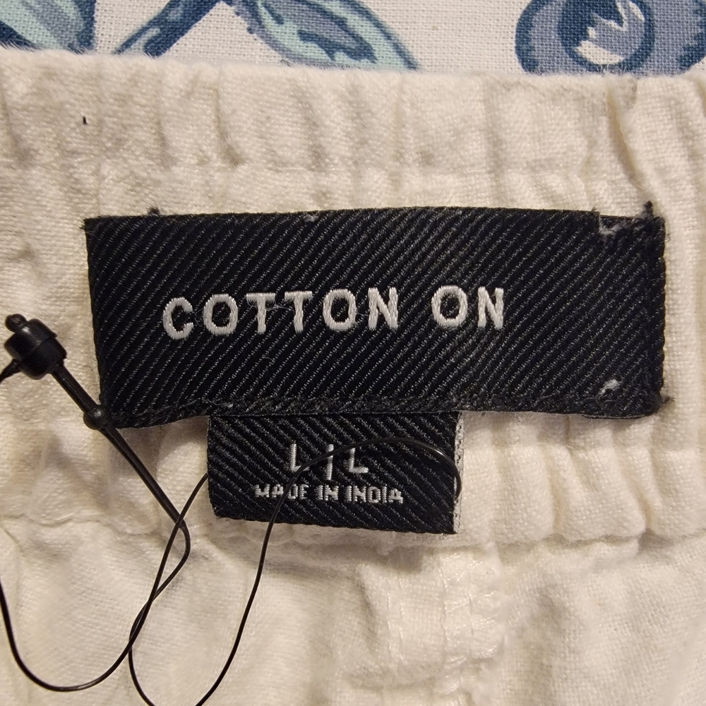 Cotton On White Elastic Waist Shorts with Embroidered Logo - Picture 5 of 8